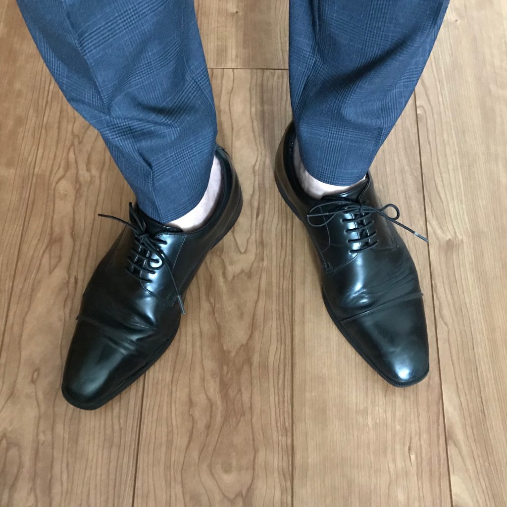 ハゲで坊主がユニクロのアンクルパンツを履くだけで何だか急に今っぽい